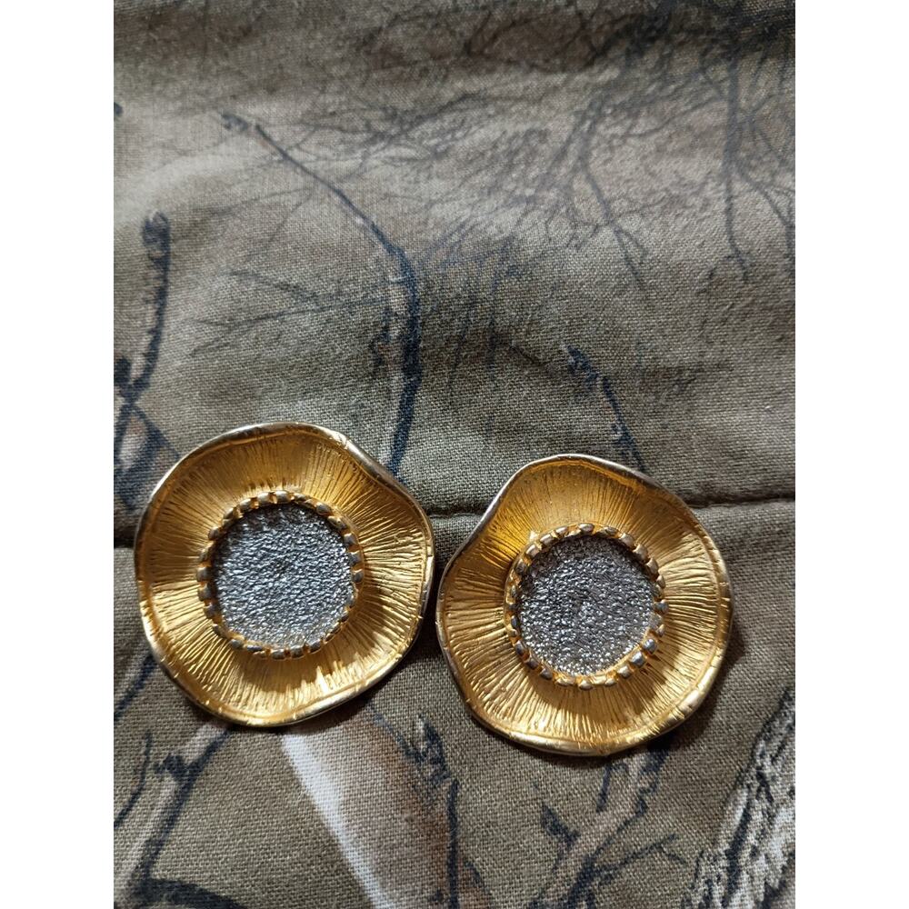 vintage two-tone mixed-metal clip-on earrings Unbranded Mid Century 20th Style